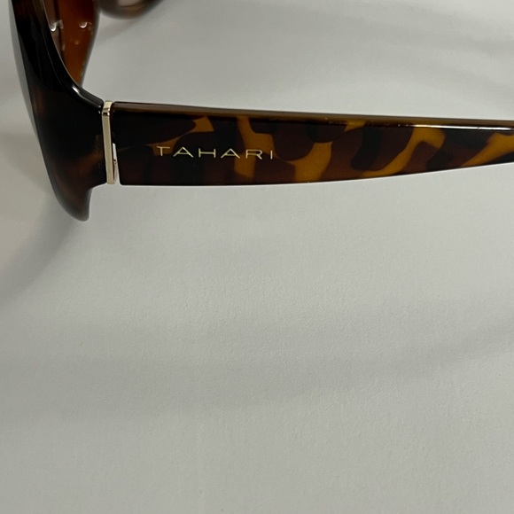 Tahari Oval Oversized Tortoise Shell Sunglasses - Picture 9 of 12